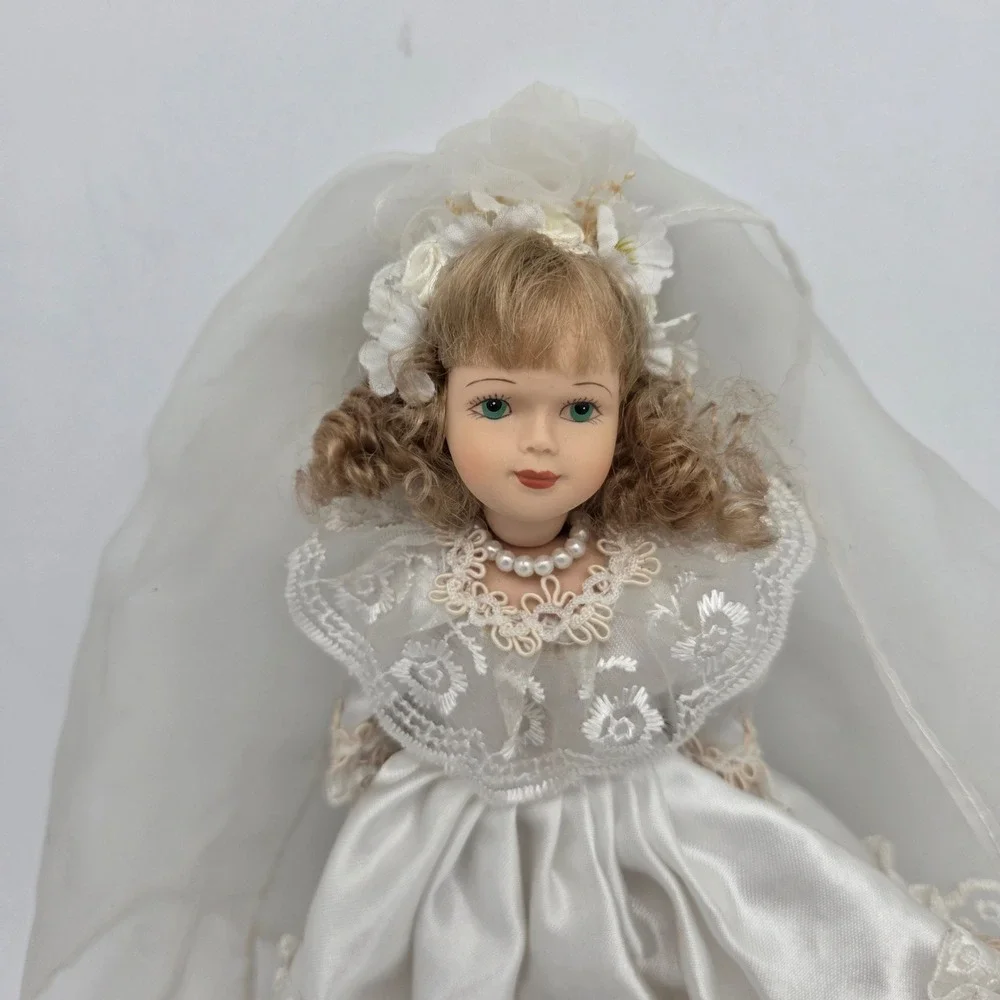 Porcelain Bride Doll 12 in‎ White Satin Lace Dress Vintage Collectible Wedding